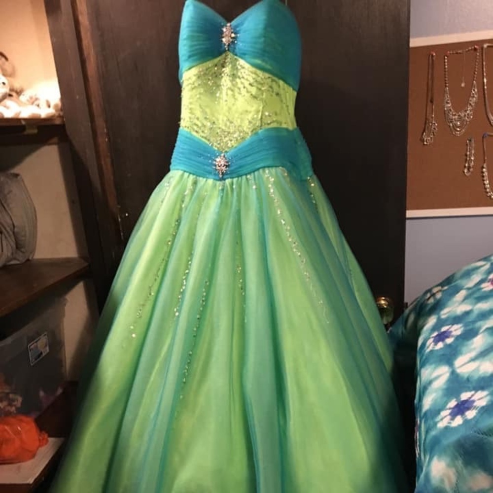 Prom dress